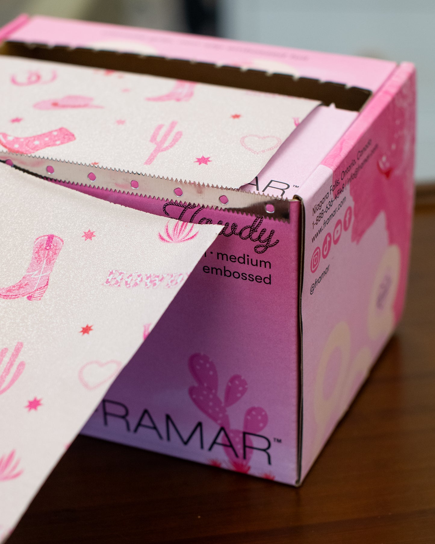 Framar Howdy Embossed Roll Foil 97.5m (320ft)